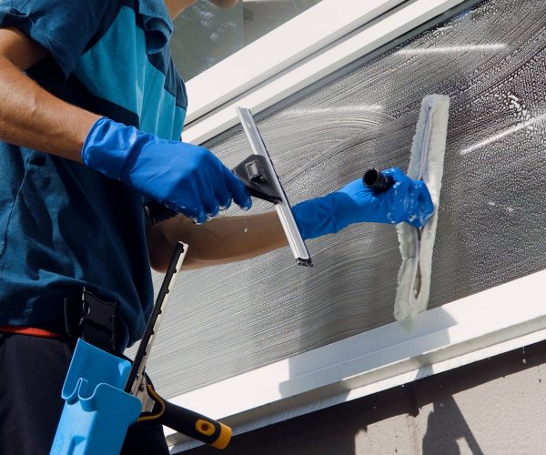 Commercial Window Cleaning Services i Hardwick, Cambridge